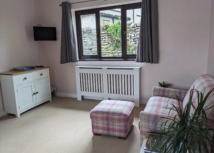 Croft House 彭里斯